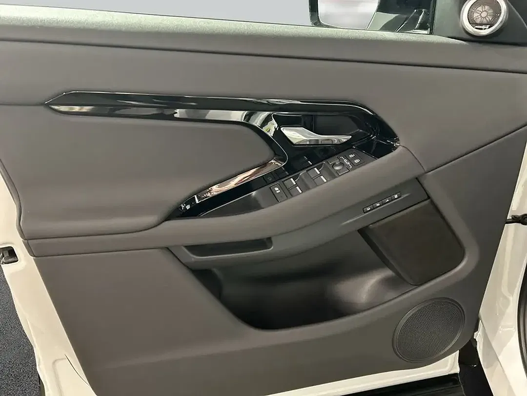 Land Rover Range Rover Evoque - Thumbnail 14