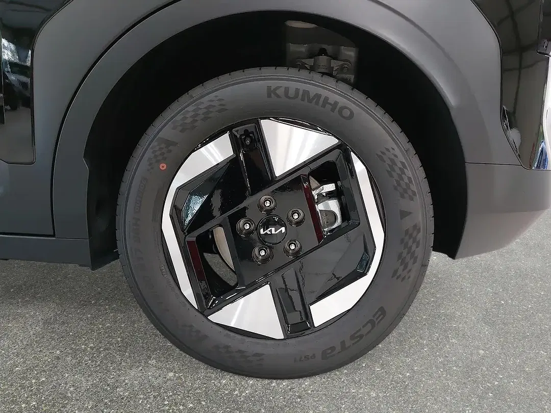 Kia EV3 - Thumbnail 6