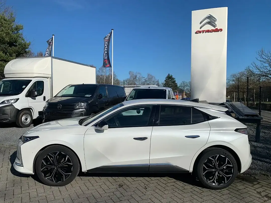 DS Automobiles DS 4 - Thumbnail 2