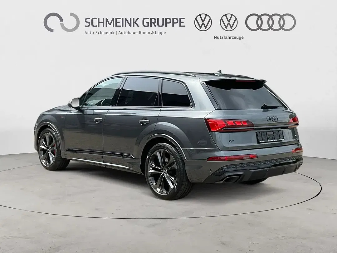 Audi Q7 - Thumbnail 3