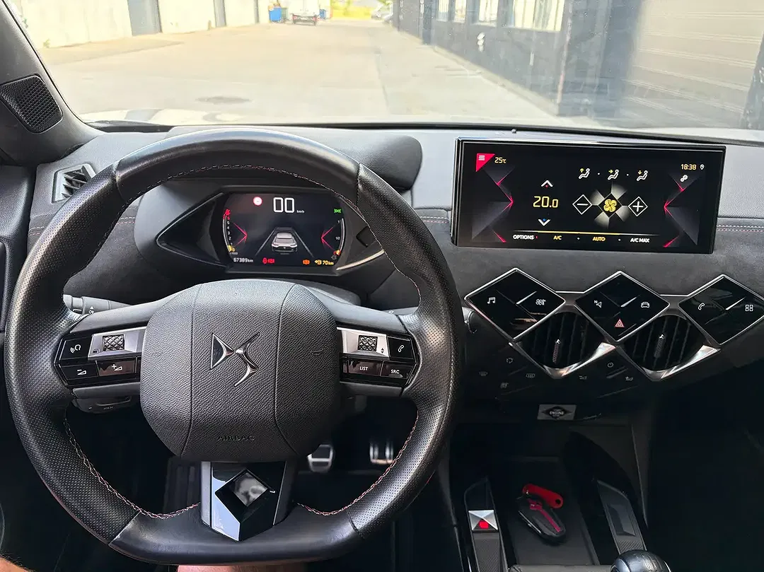 DS Automobiles DS 3 Crossback - Thumbnail 12