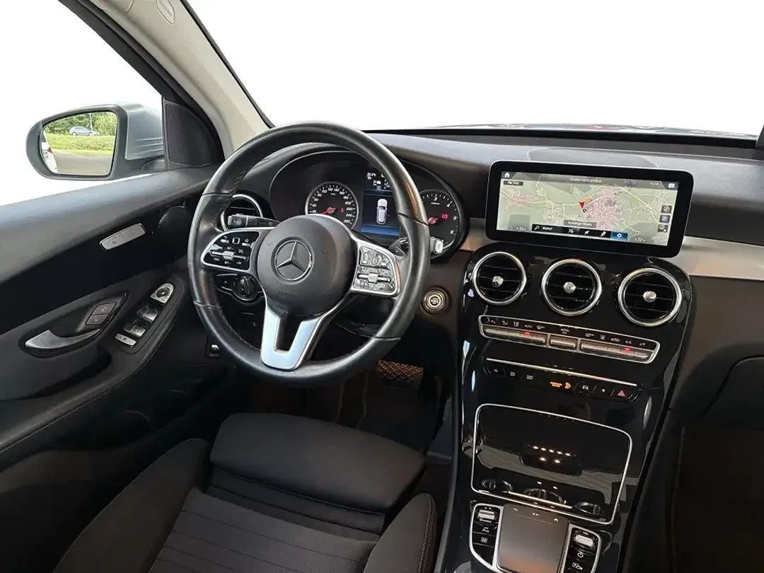 Mercedes-Benz GLC 300 - Thumbnail 14