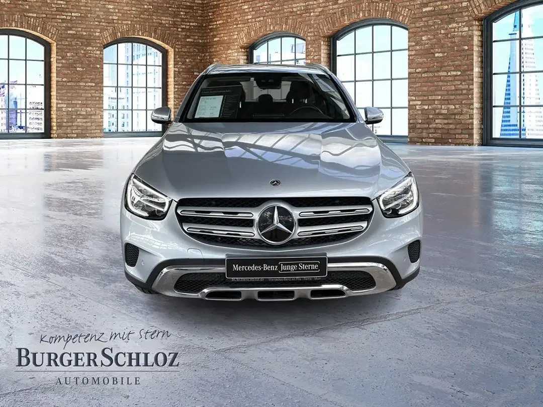 Mercedes-Benz GLC 300 - Thumbnail 2