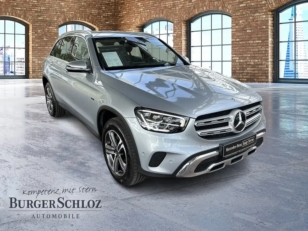 Mercedes-Benz GLC 300 - Thumbnail 3