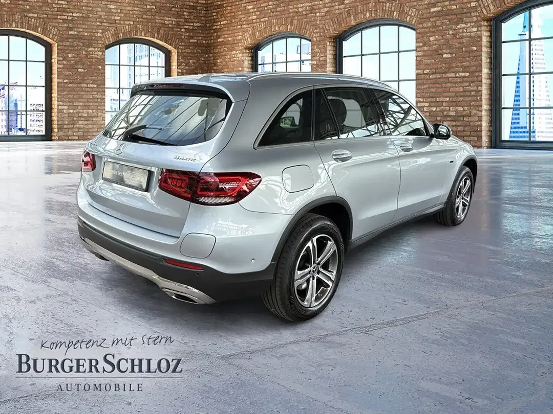 Mercedes-Benz GLC 300 - Thumbnail 5