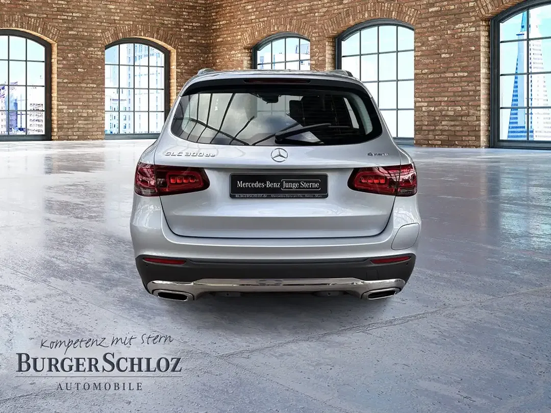 Mercedes-Benz GLC 300 - Thumbnail 6
