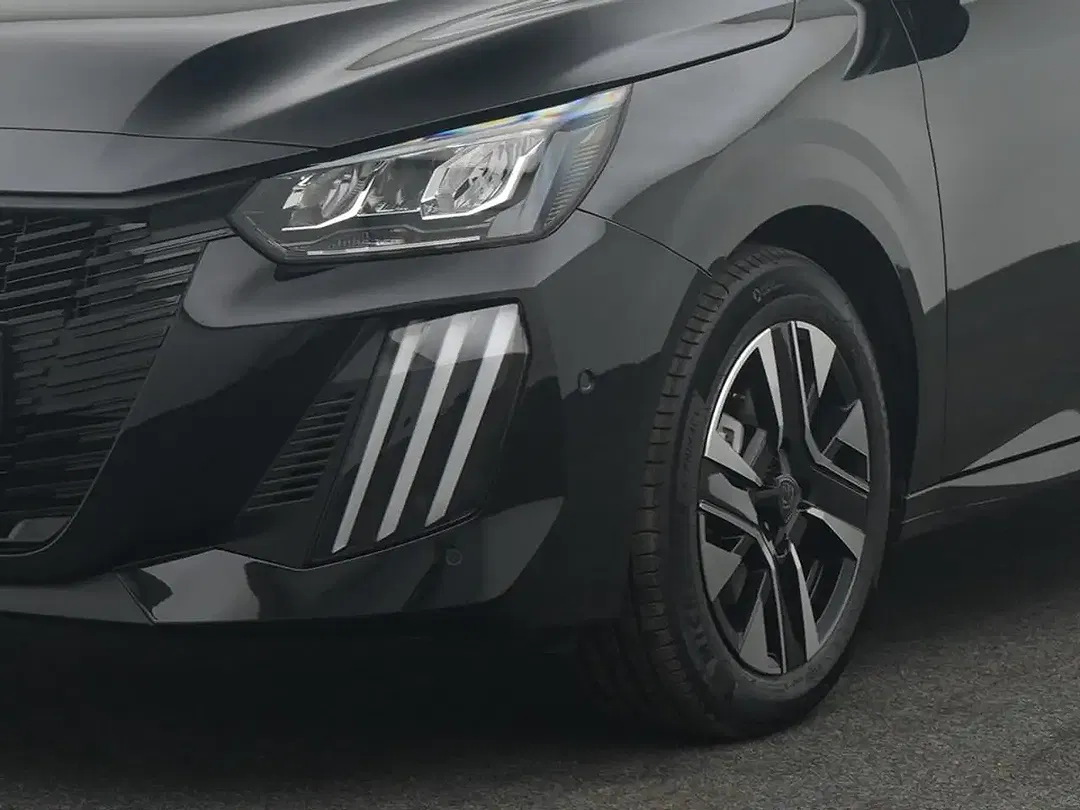 Peugeot 208 - Thumbnail 8