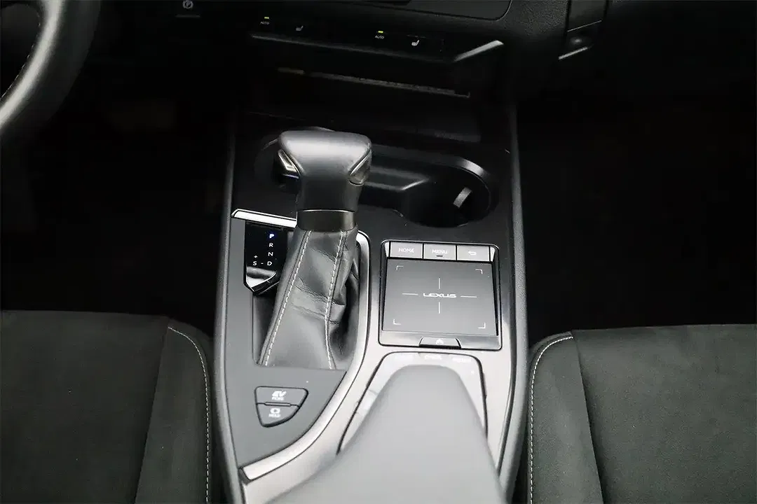 Lexus UX 250h - Thumbnail 15