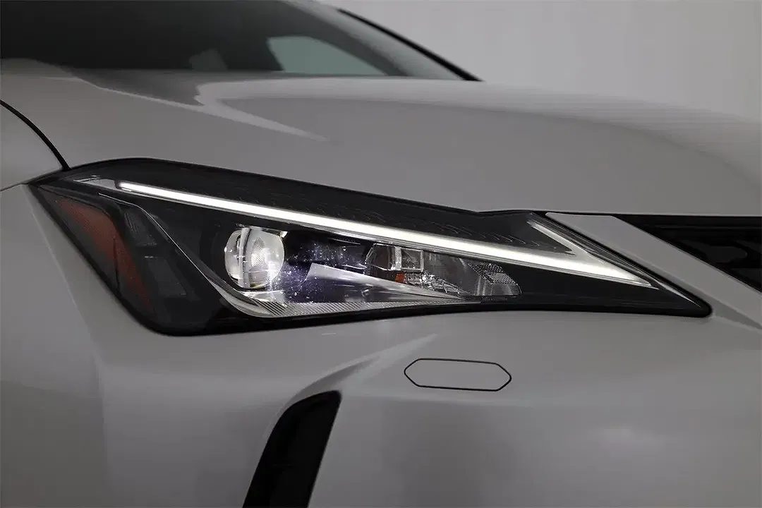 Lexus UX 250h - Thumbnail 8