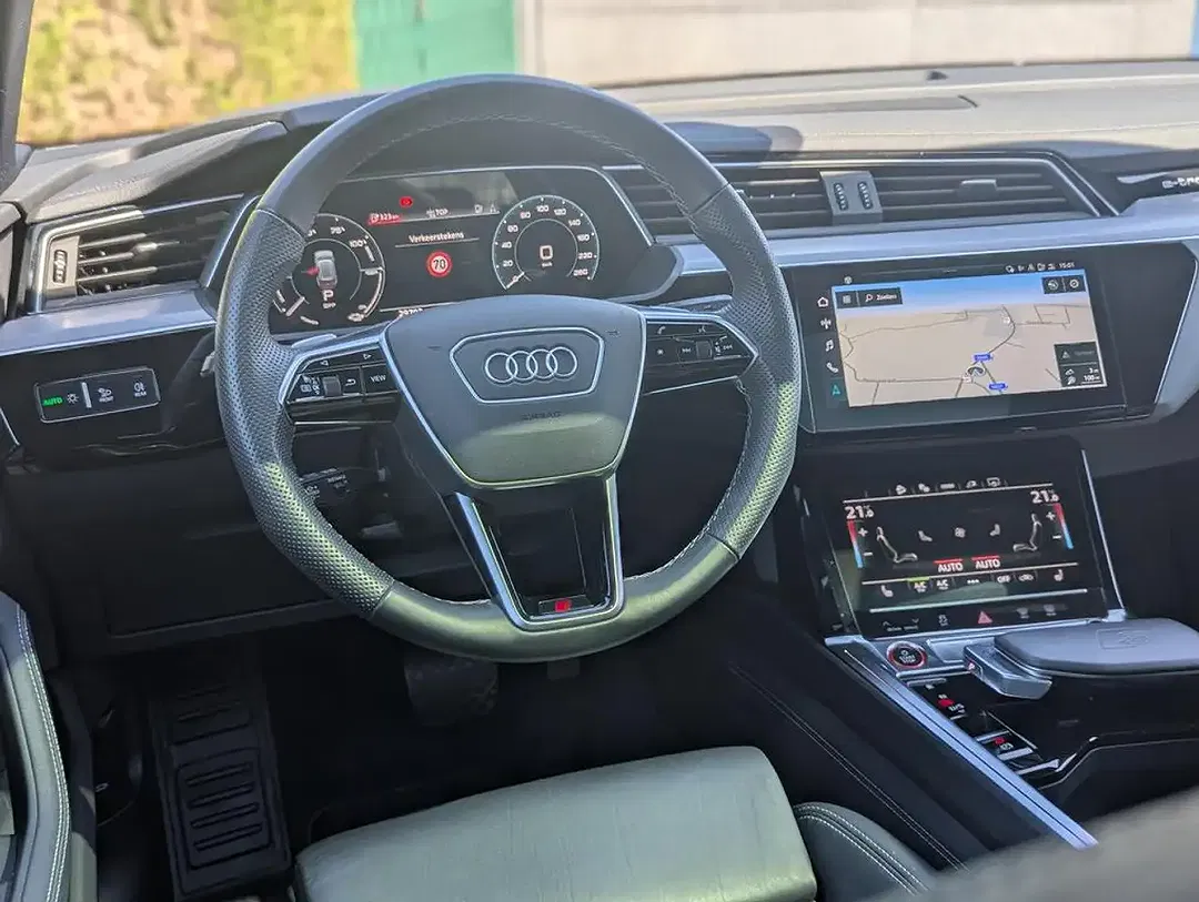 Audi SQ8 e-tron - Thumbnail 18