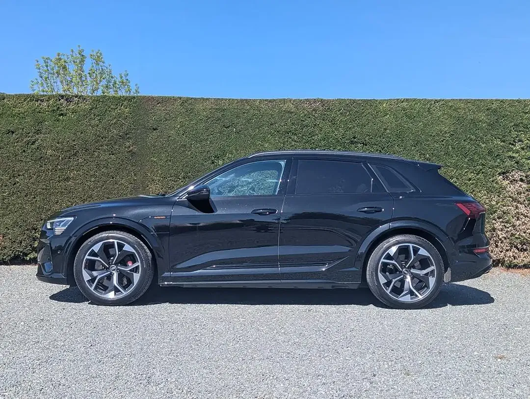 Audi SQ8 e-tron - Thumbnail 2