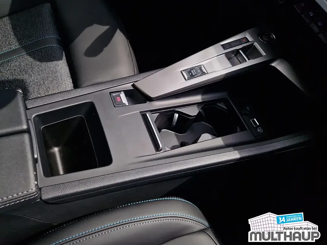 Peugeot 308 - Thumbnail 8