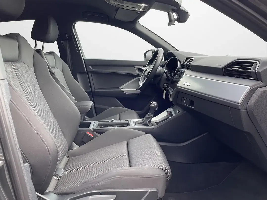Audi Q3 - Thumbnail 12