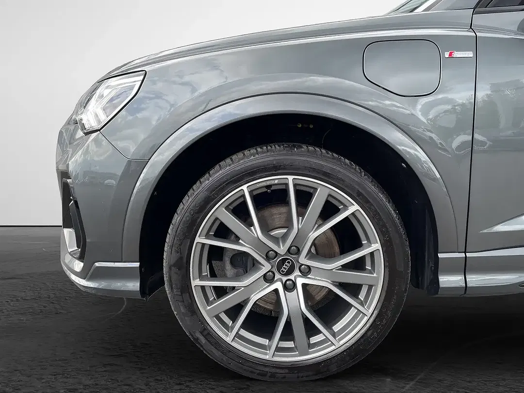 Audi Q3 - Thumbnail 4