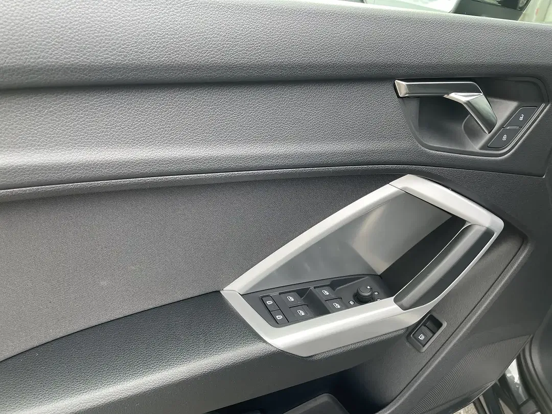 Audi Q3 - Thumbnail 5