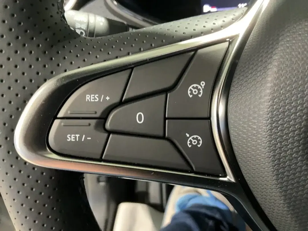 Renault Clio - Thumbnail 15
