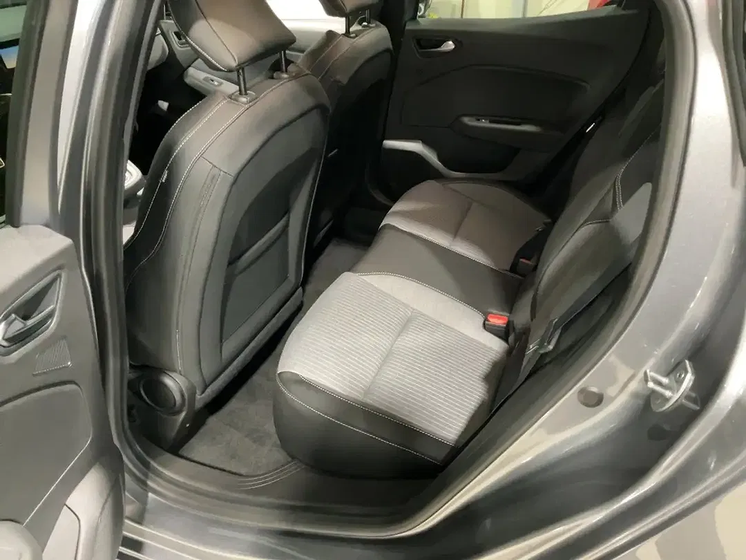 Renault Clio - Thumbnail 8