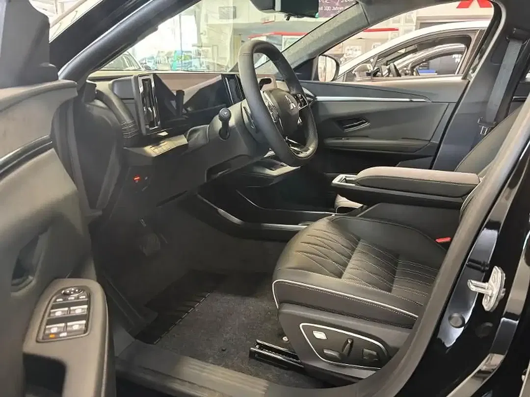 Mitsubishi Eclipse Cross - Thumbnail 8