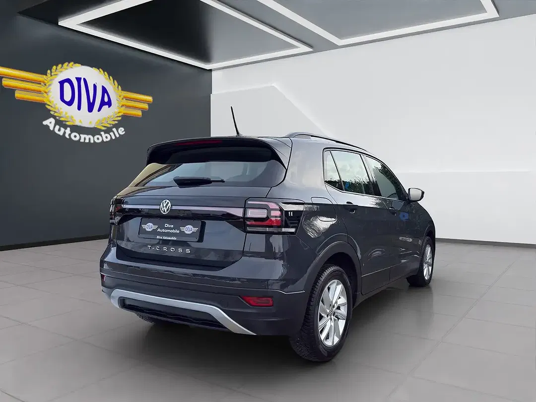Volkswagen T-Cross - Thumbnail 2