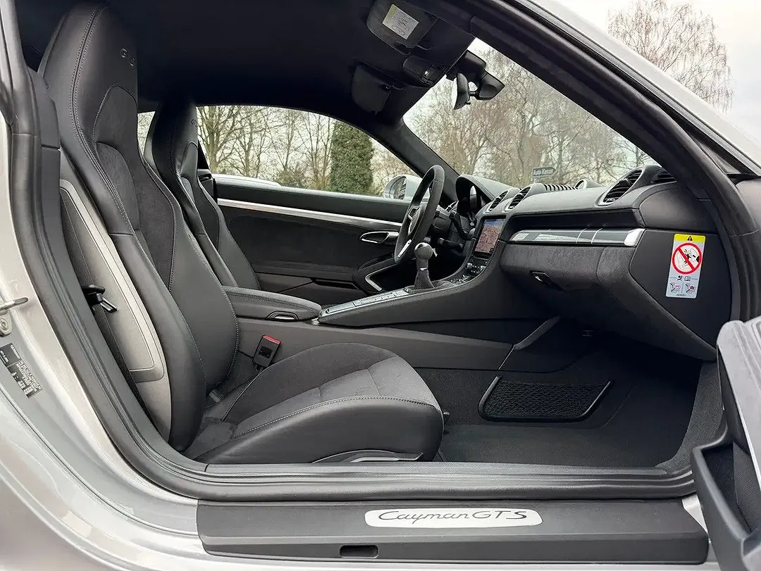 Porsche Cayman - Thumbnail 4