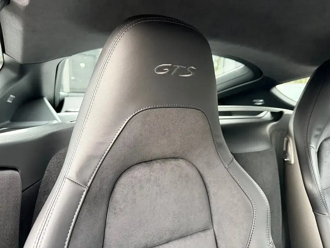 Porsche Cayman - Thumbnail 9