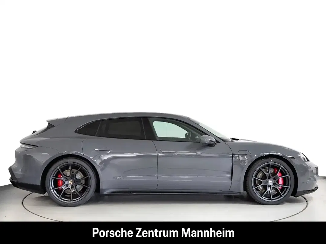 Porsche Taycan - Thumbnail 10