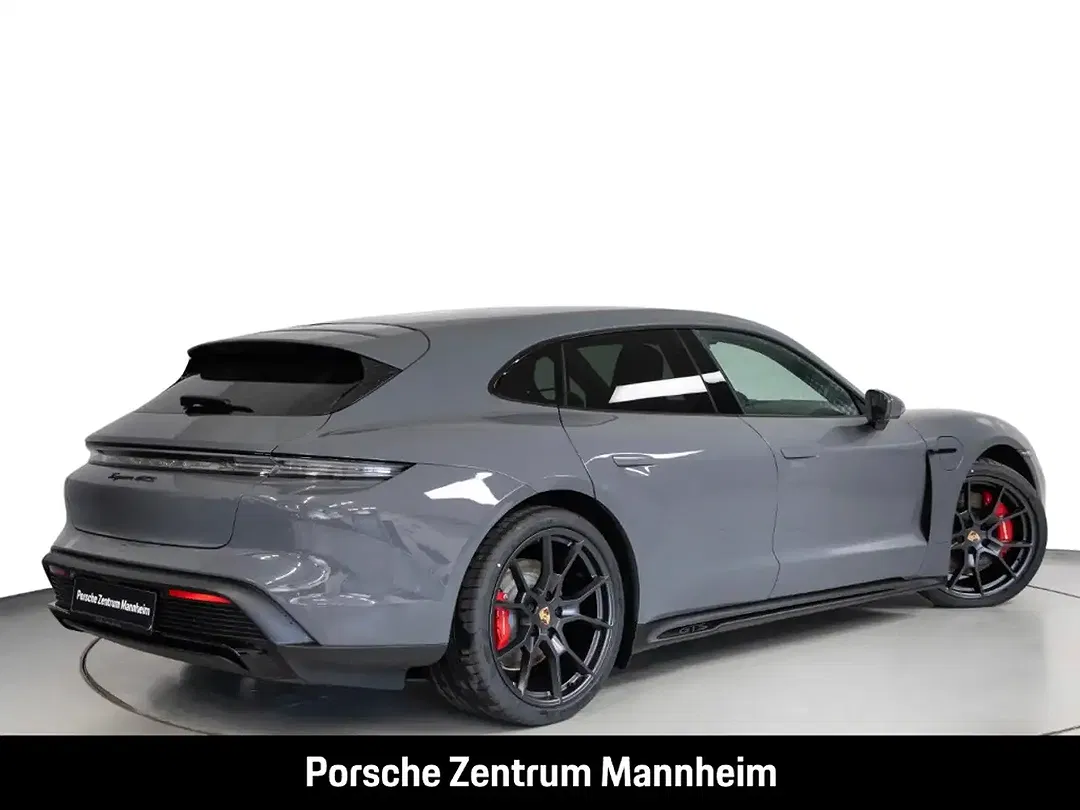 Porsche Taycan - Thumbnail 11