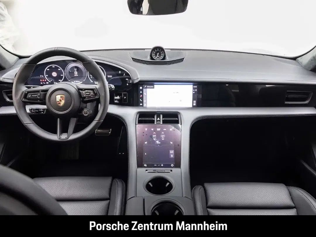 Porsche Taycan - Thumbnail 15