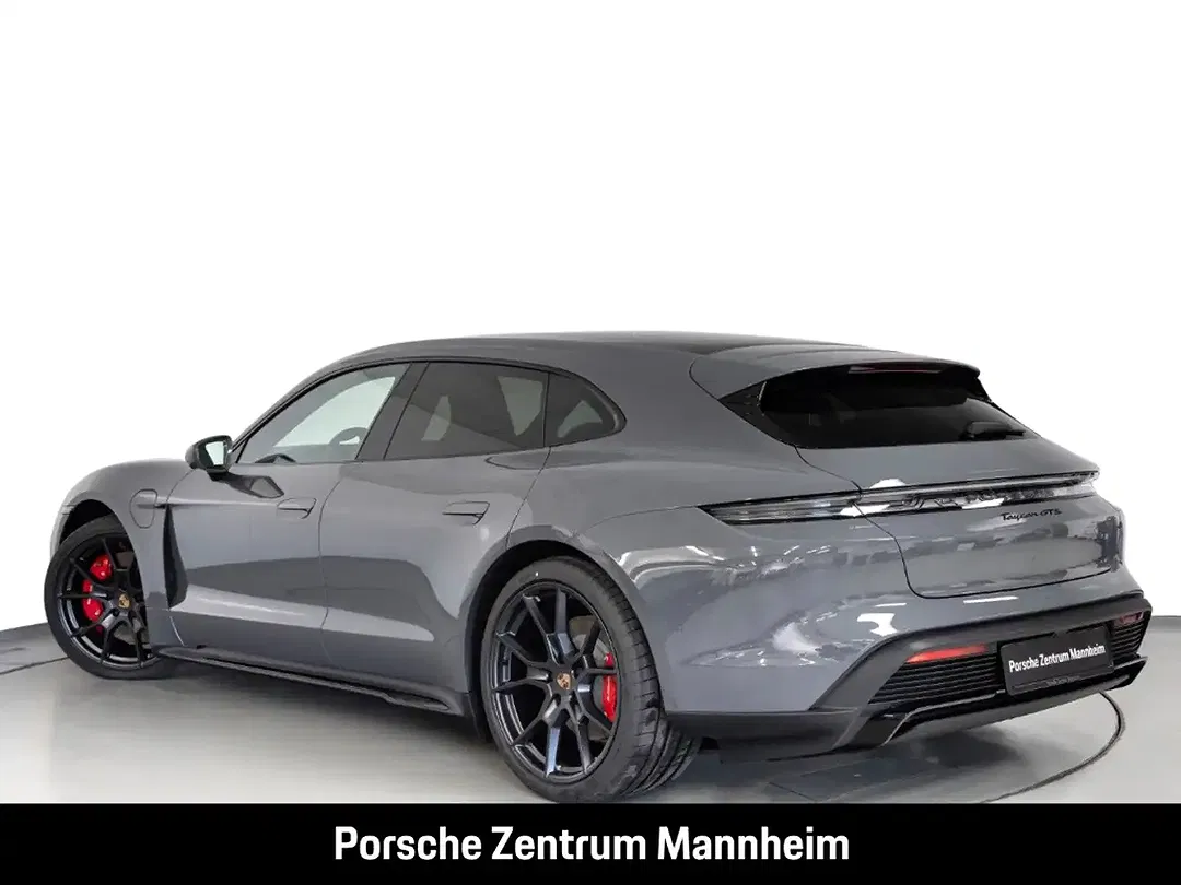 Porsche Taycan - Thumbnail 3