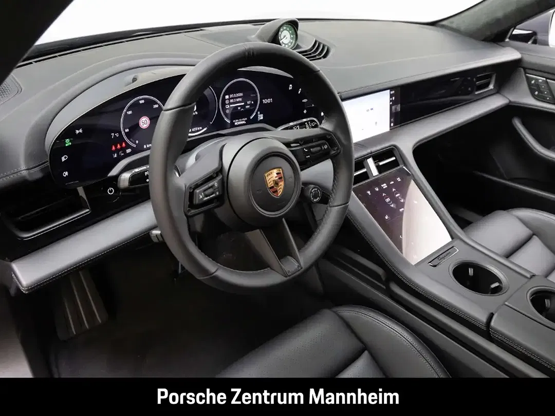 Porsche Taycan - Thumbnail 4
