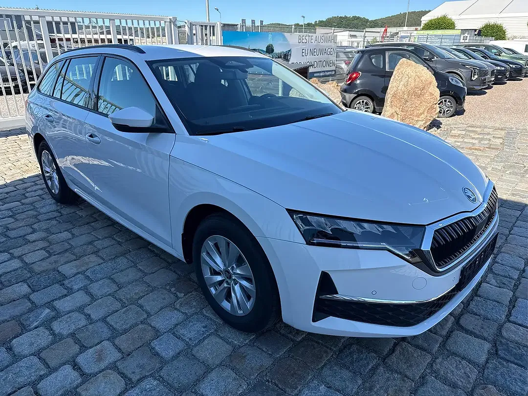 Skoda Octavia - Thumbnail 3