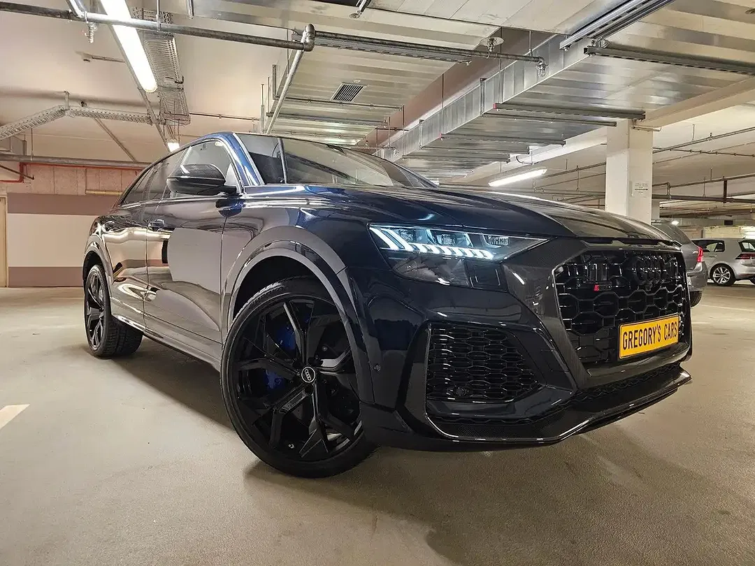 Audi RS Q8 - Thumbnail 2