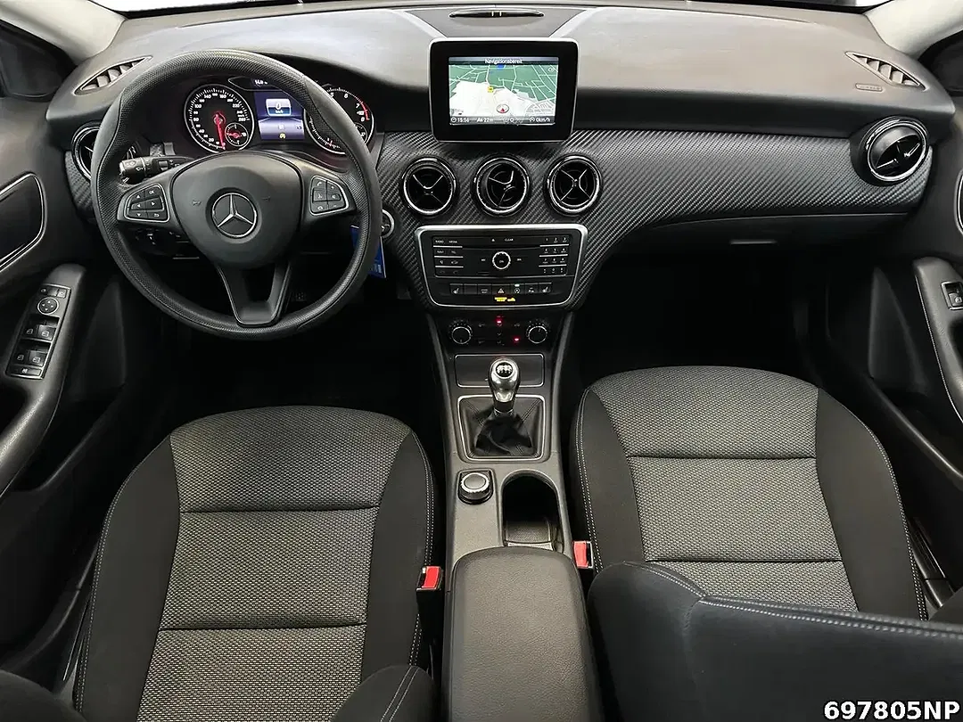 Mercedes-Benz GLA 180 - Thumbnail 5