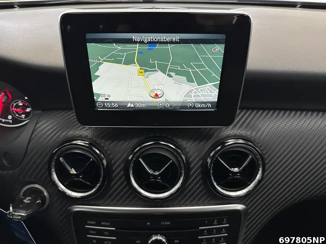 Mercedes-Benz GLA 180 - Thumbnail 7