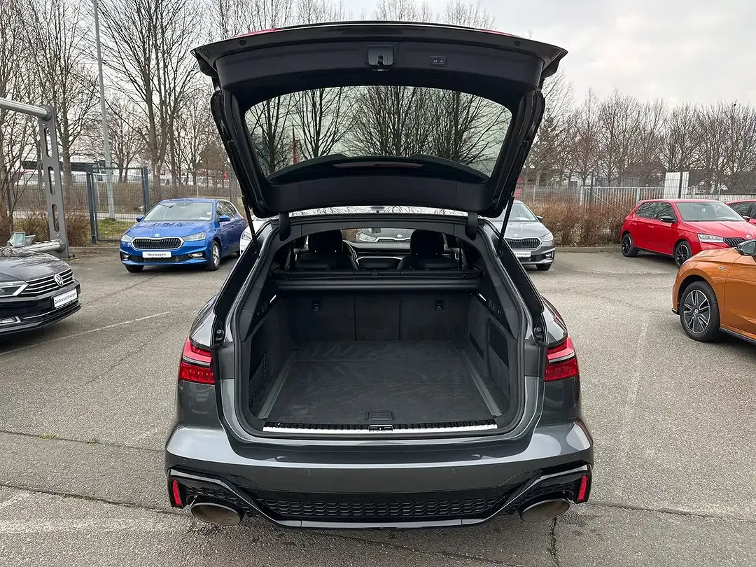 Audi RS6 - Thumbnail 12