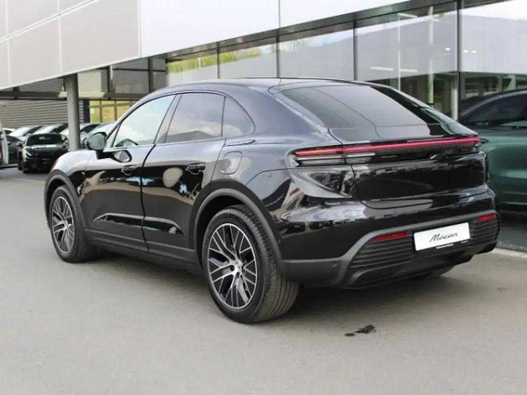 Porsche Macan - Thumbnail 3