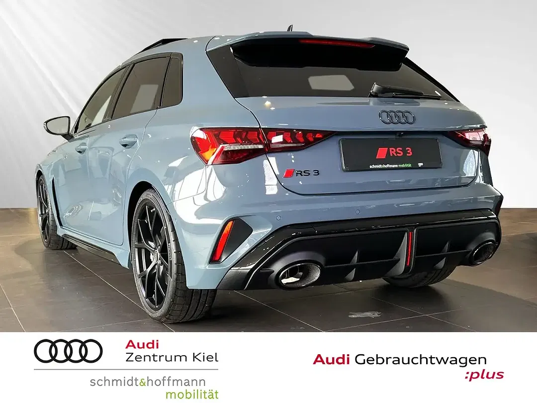 Audi RS3 - Thumbnail 3