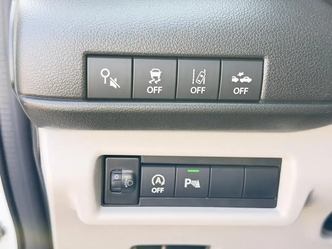 Suzuki Swift - Thumbnail 14