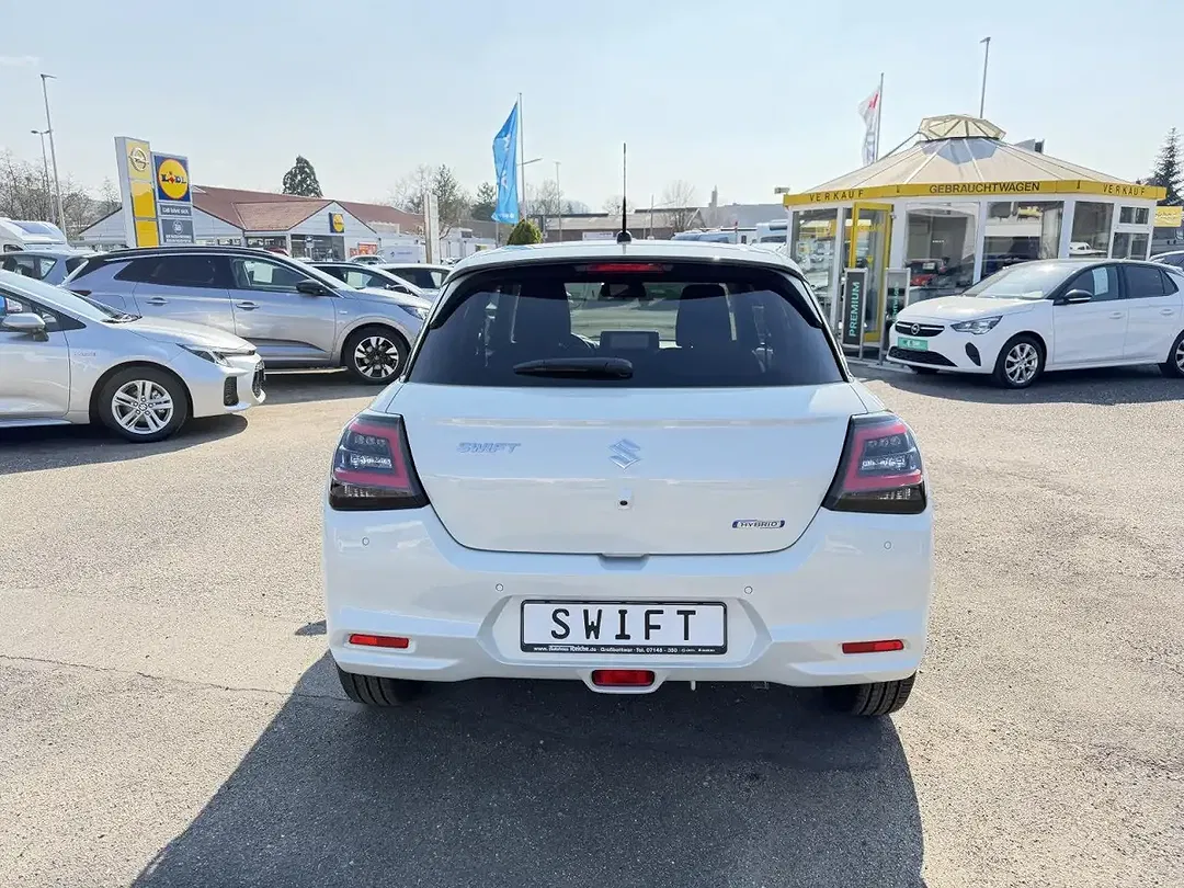 Suzuki Swift - Thumbnail 4