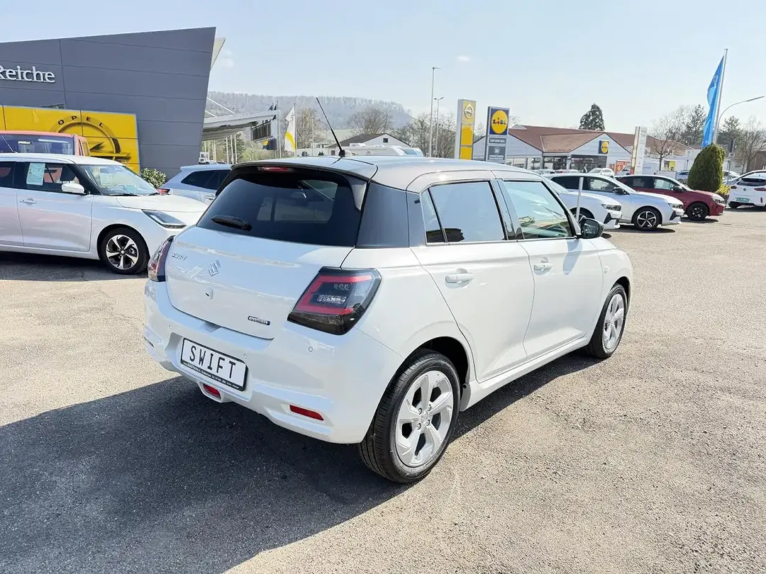 Suzuki Swift - Thumbnail 8