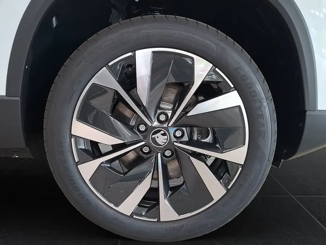 Skoda Karoq - Thumbnail 5