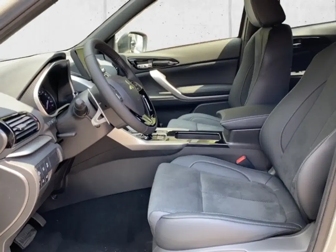 Mitsubishi Eclipse Cross - Thumbnail 9