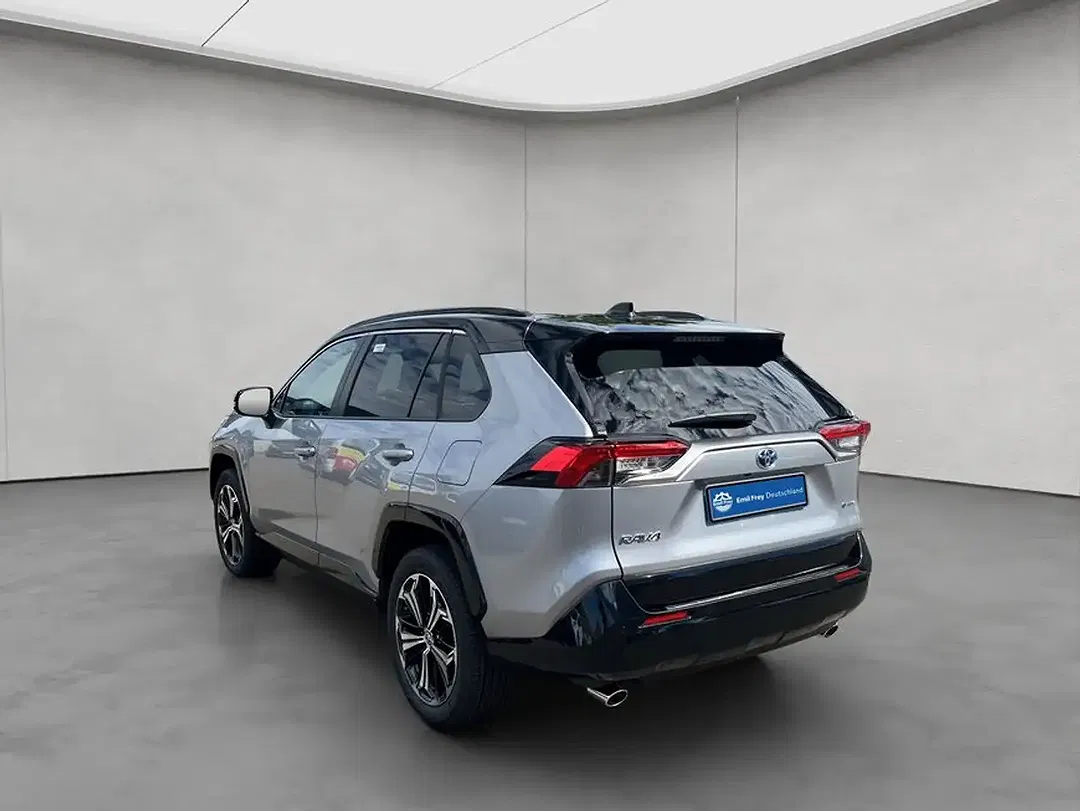 Toyota RAV 4 - Thumbnail 3