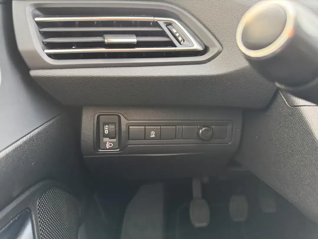 Peugeot 308 - Thumbnail 12