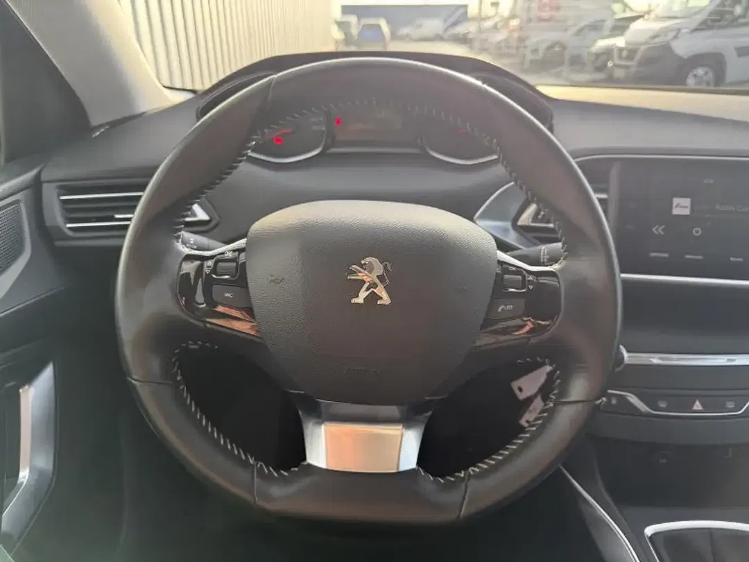 Peugeot 308 - Thumbnail 14