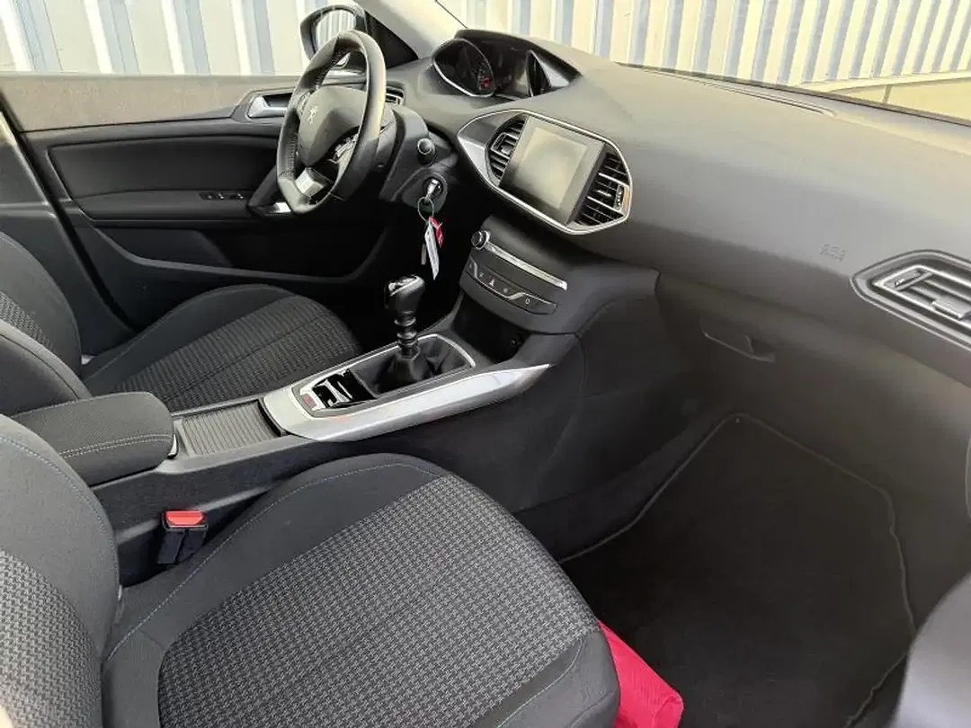 Peugeot 308 - Thumbnail 2