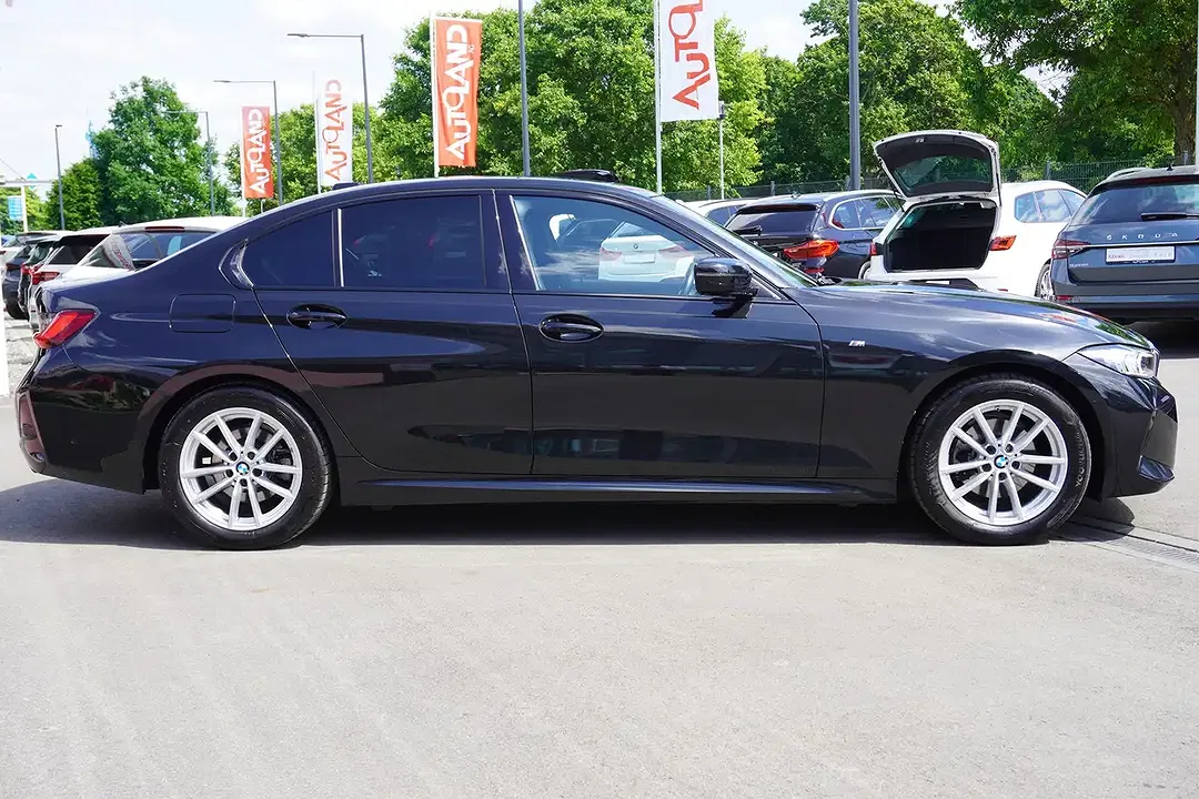 BMW 320 - Thumbnail 3