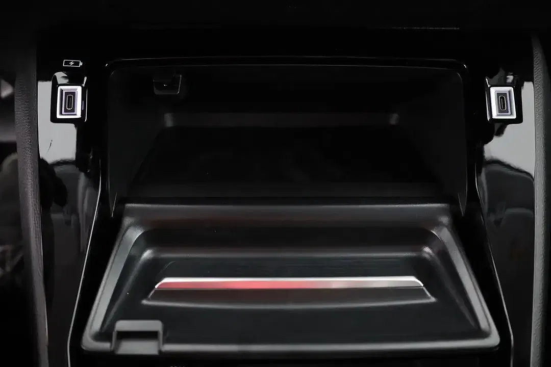 Peugeot 208 - Thumbnail 12