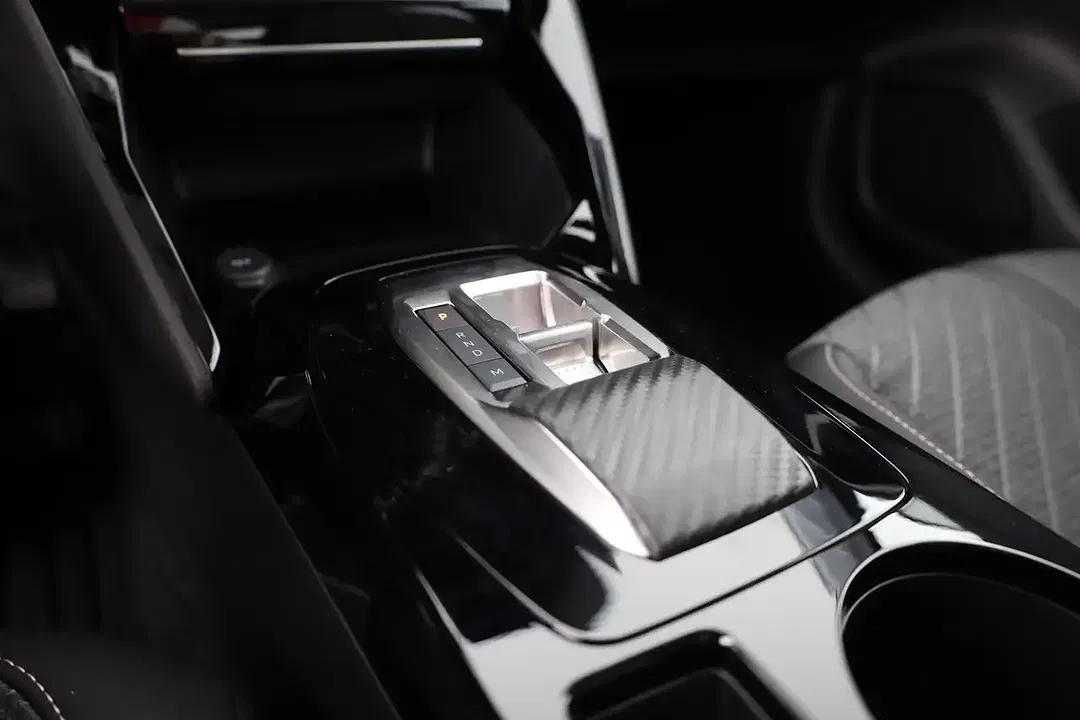 Peugeot 208 - Thumbnail 13