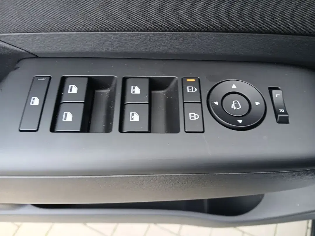 Hyundai KONA - Thumbnail 13